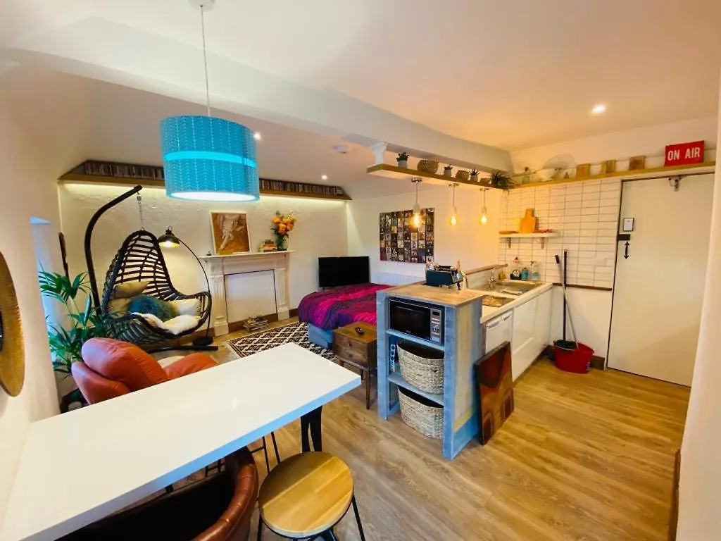 3 Bed Apartment/Explore The Area/Enjoy Our Pub Galway Apartamento
