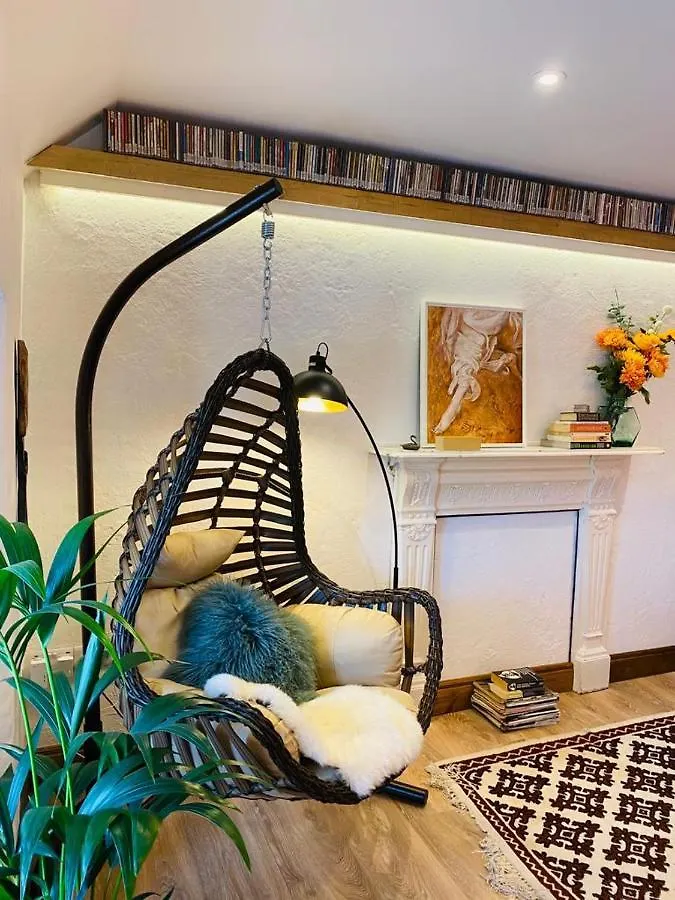 3 Bed Apartment/Explore The Area/Enjoy Our Pub Galway