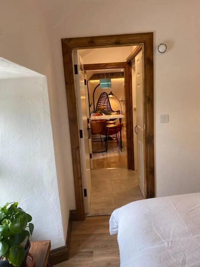 3 Bed Apartment/Explore The Area/Enjoy Our Pub Galway 0*,