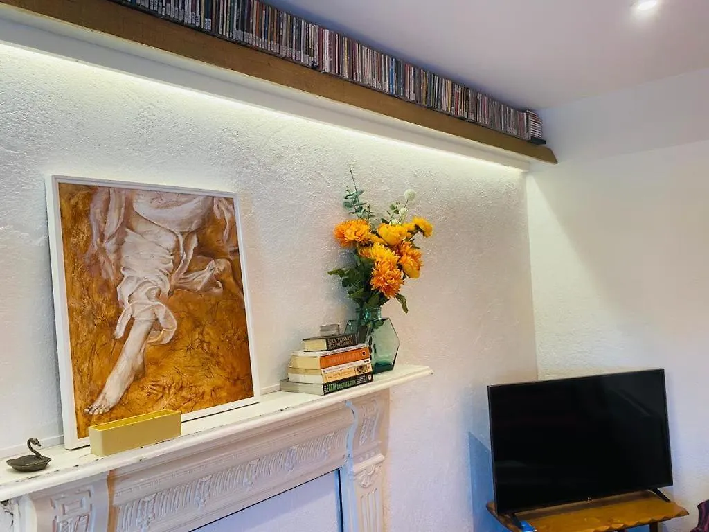 3 Bed Apartment/Explore The Area/Enjoy Our Pub Galway Apartment