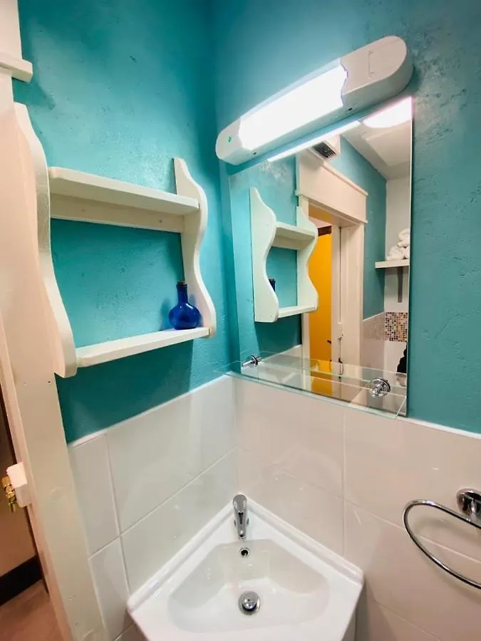3 Bed Apartment/Explore The Area/Enjoy Our Pub Galway 0*,  Ireland